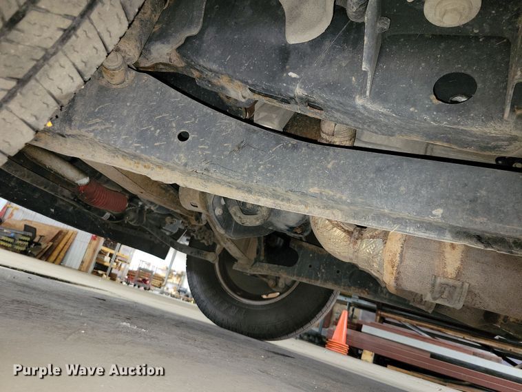 image for item DX7414 2017 Ford F350 Super Duty flatbed pickup truck