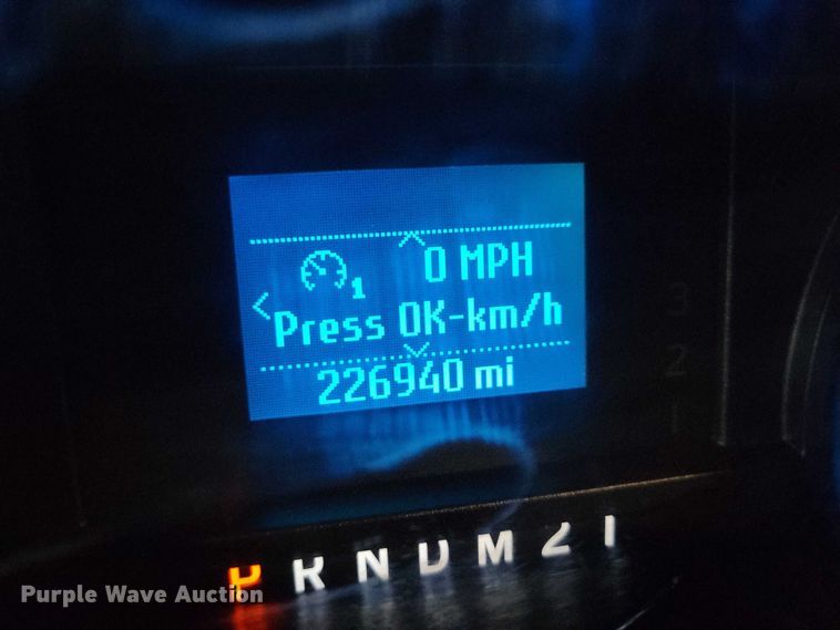 image for item DX7414 2017 Ford F350 Super Duty flatbed pickup truck