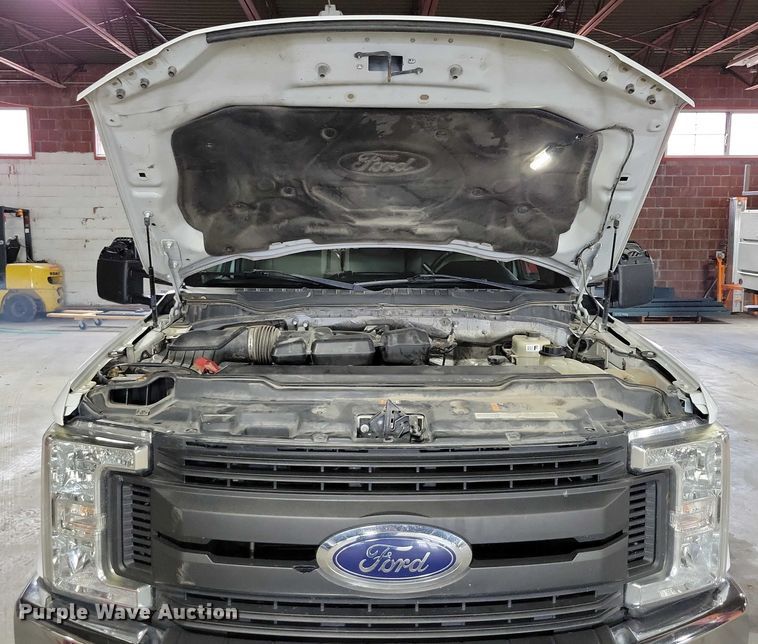 image for item DX7414 2017 Ford F350 Super Duty flatbed pickup truck