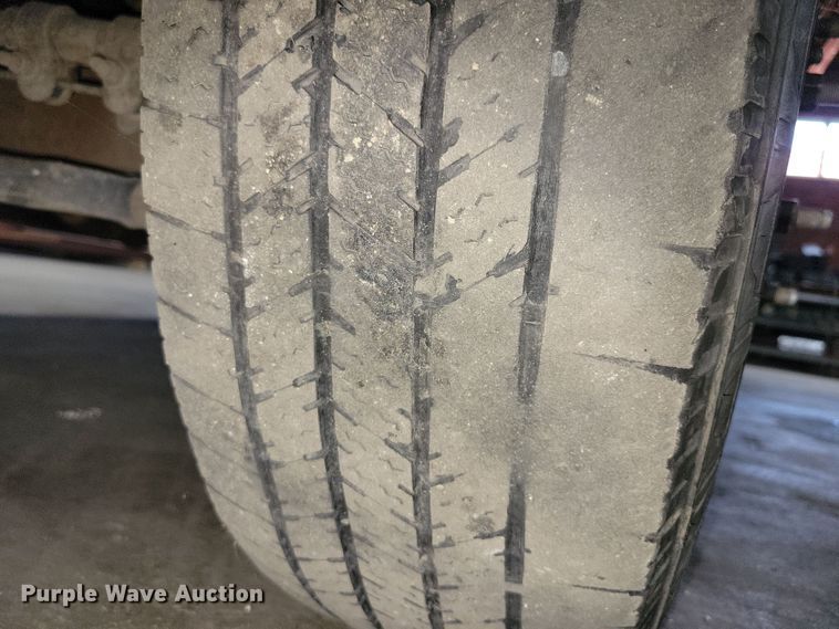 image for item DX7414 2017 Ford F350 Super Duty flatbed pickup truck