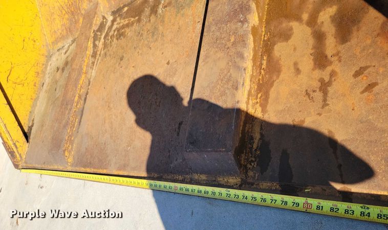 image for item DX7417 Telehandler bucket