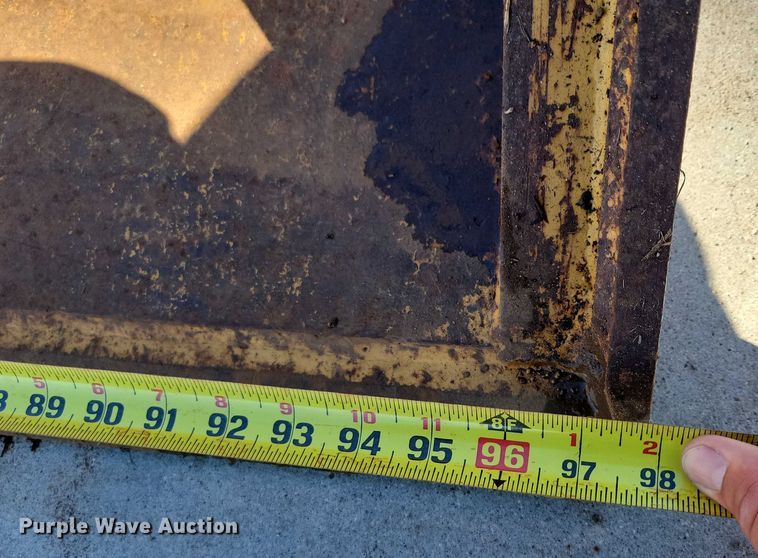 image for item DX7417 Telehandler bucket