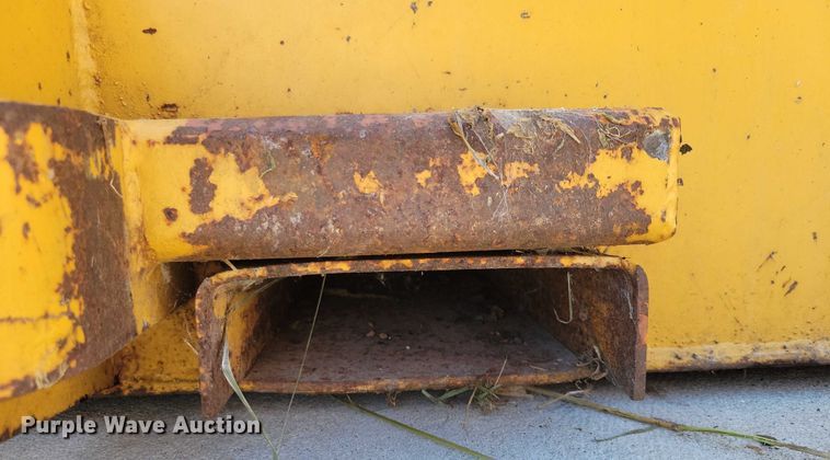 image for item DX7417 Telehandler bucket