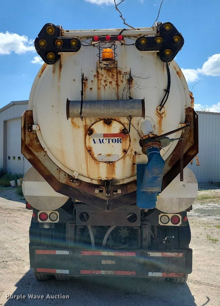 image for item DX7420 1996 Ford L8000 sewer jetter truck