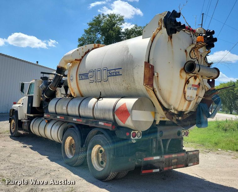 image for item DX7420 1996 Ford L8000 sewer jetter truck