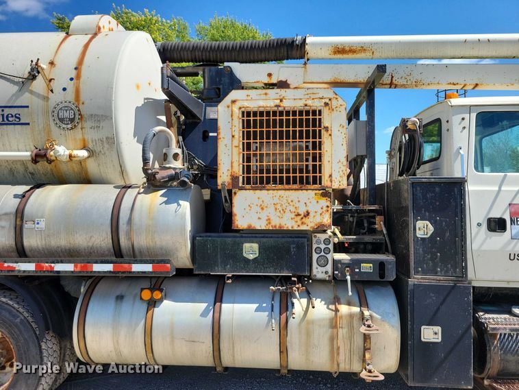 image for item DX7420 1996 Ford L8000 sewer jetter truck