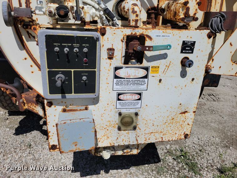 image for item DX7420 1996 Ford L8000 sewer jetter truck