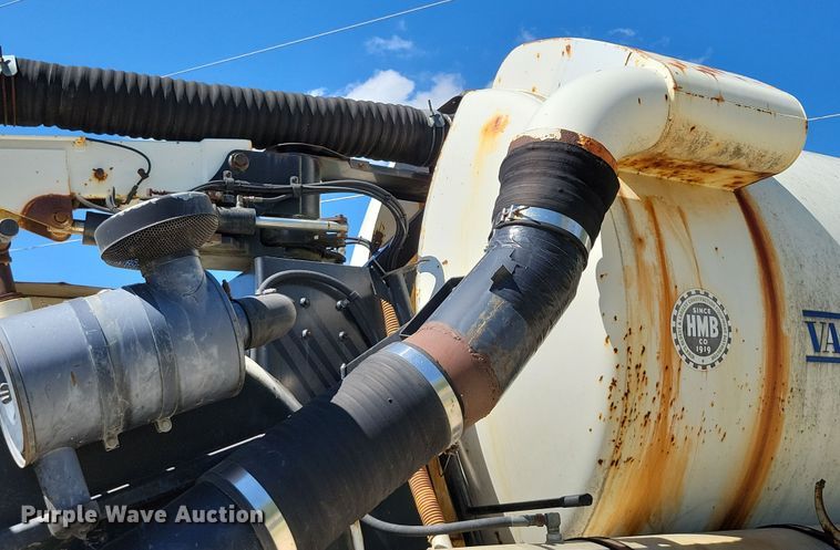 image for item DX7420 1996 Ford L8000 sewer jetter truck