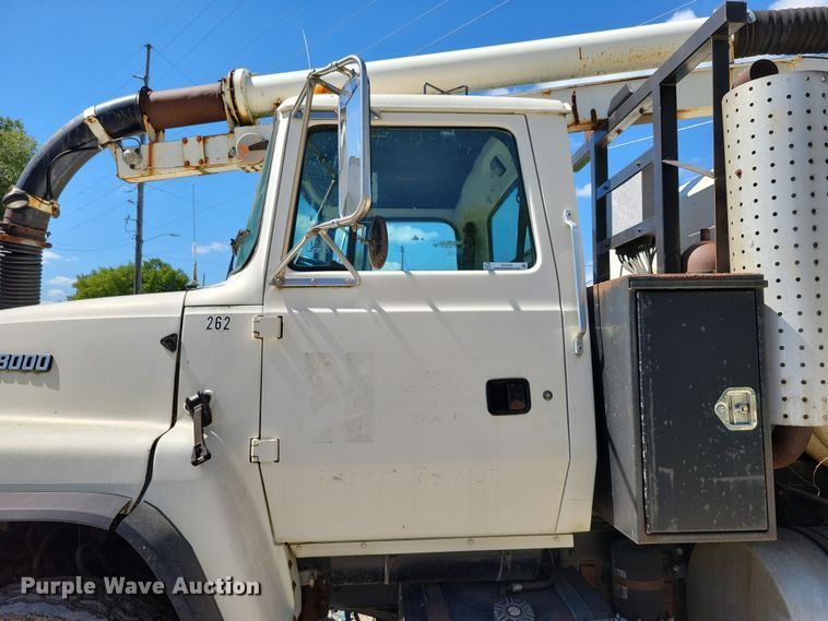 image for item DX7420 1996 Ford L8000 sewer jetter truck