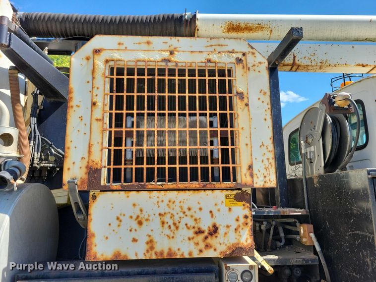 image for item DX7420 1996 Ford L8000 sewer jetter truck