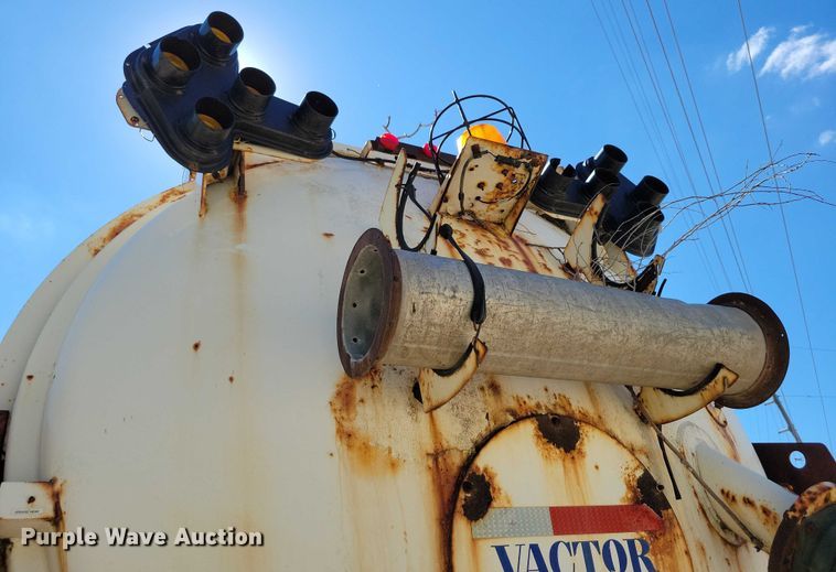 image for item DX7420 1996 Ford L8000 sewer jetter truck