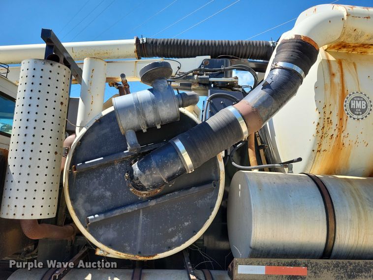 image for item DX7420 1996 Ford L8000 sewer jetter truck