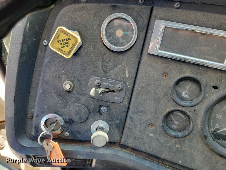 image for item DX7420 1996 Ford L8000 sewer jetter truck