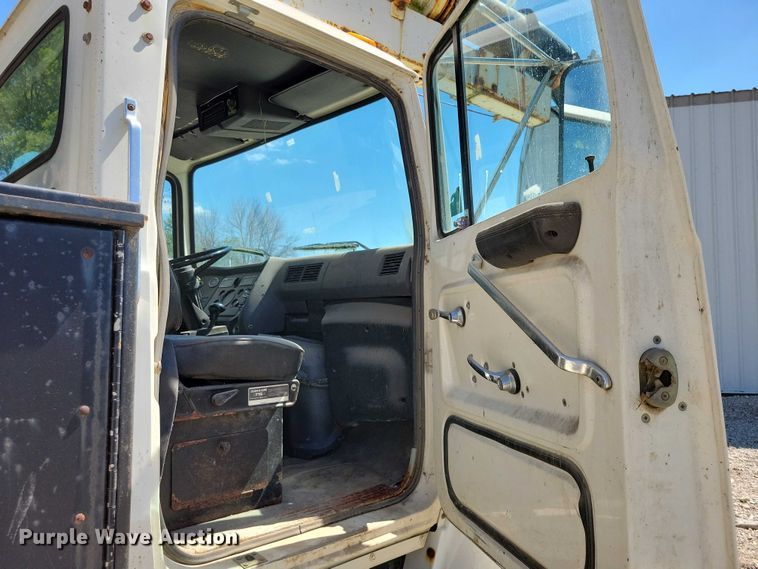 image for item DX7420 1996 Ford L8000 sewer jetter truck