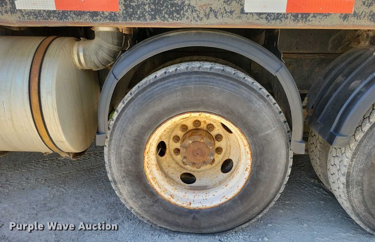 image for item DX7420 1996 Ford L8000 sewer jetter truck