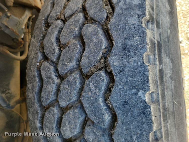 image for item DX7420 1996 Ford L8000 sewer jetter truck