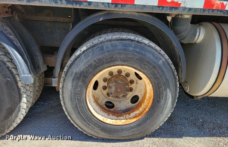 image for item DX7420 1996 Ford L8000 sewer jetter truck