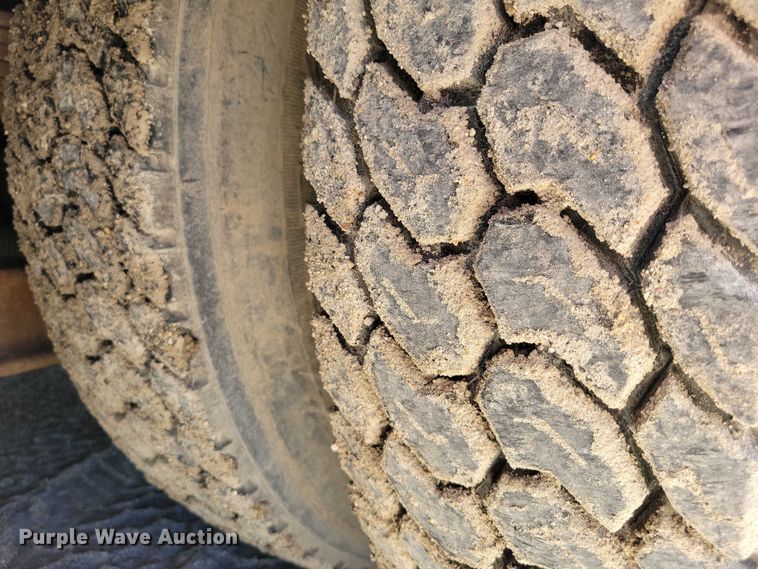 image for item DX7420 1996 Ford L8000 sewer jetter truck