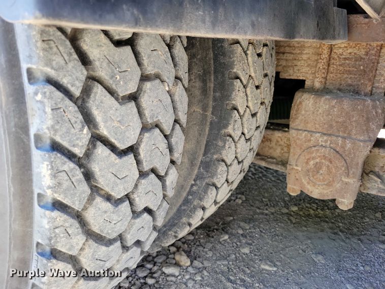 image for item DX7420 1996 Ford L8000 sewer jetter truck