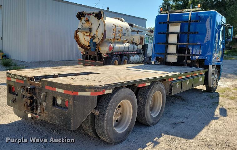 image for item DX7421 2007 Freightliner Argosy flatbed truck