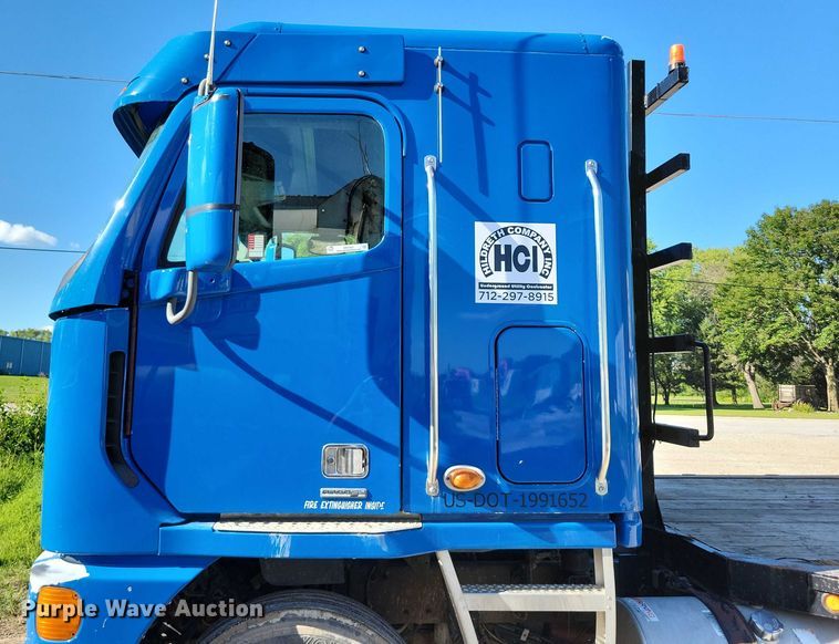 image for item DX7421 2007 Freightliner Argosy flatbed truck