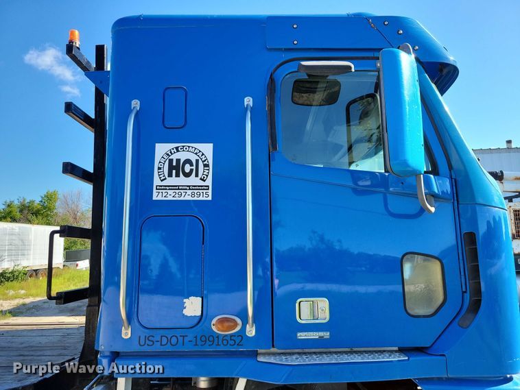 image for item DX7421 2007 Freightliner Argosy flatbed truck