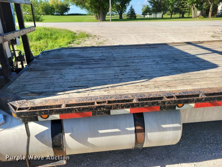 image for item DX7421 2007 Freightliner Argosy flatbed truck