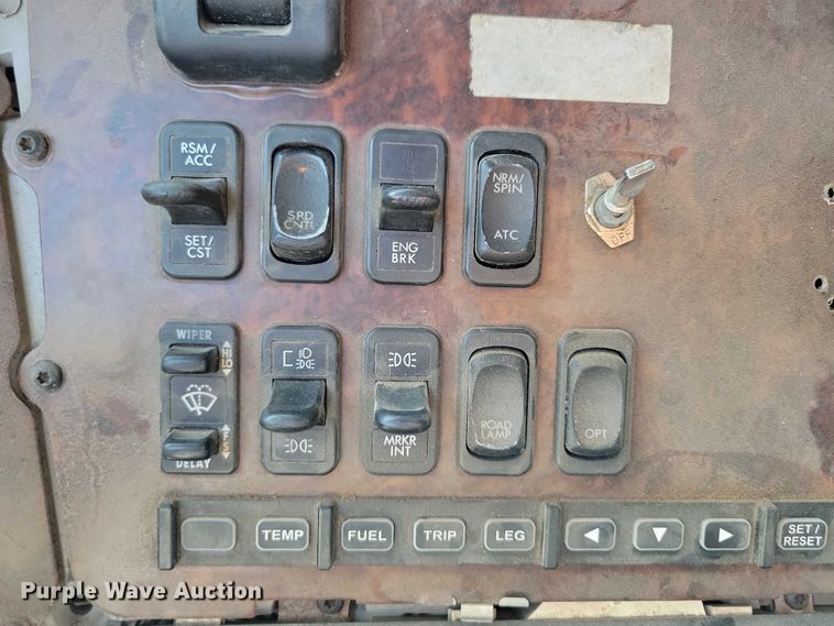 image for item DX7421 2007 Freightliner Argosy flatbed truck