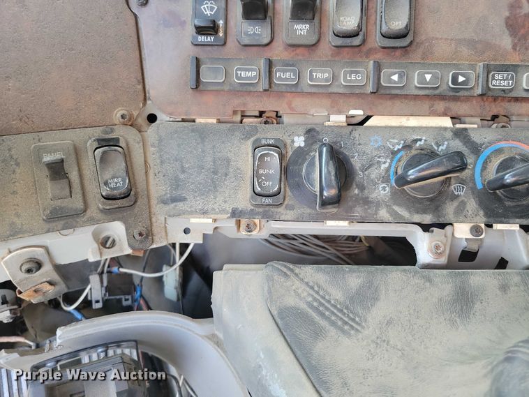 image for item DX7421 2007 Freightliner Argosy flatbed truck