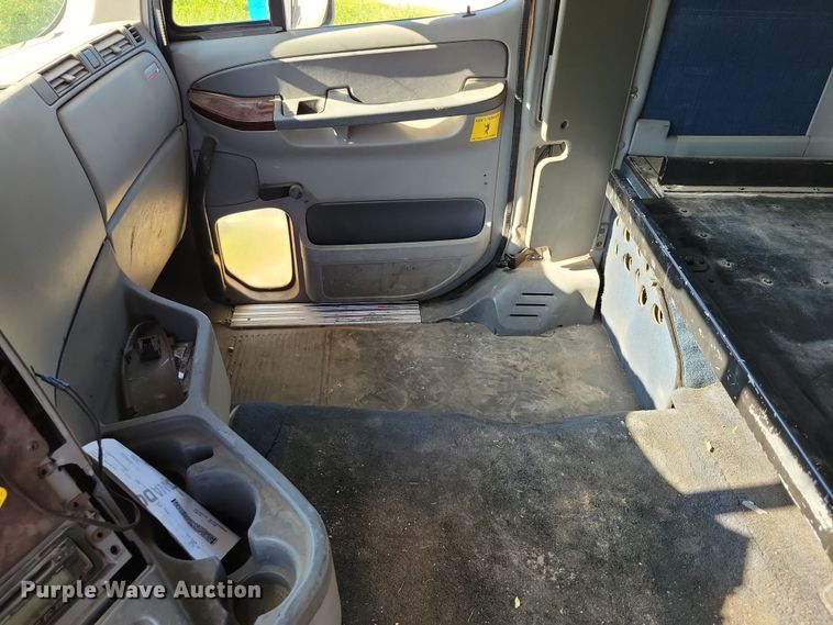 image for item DX7421 2007 Freightliner Argosy flatbed truck