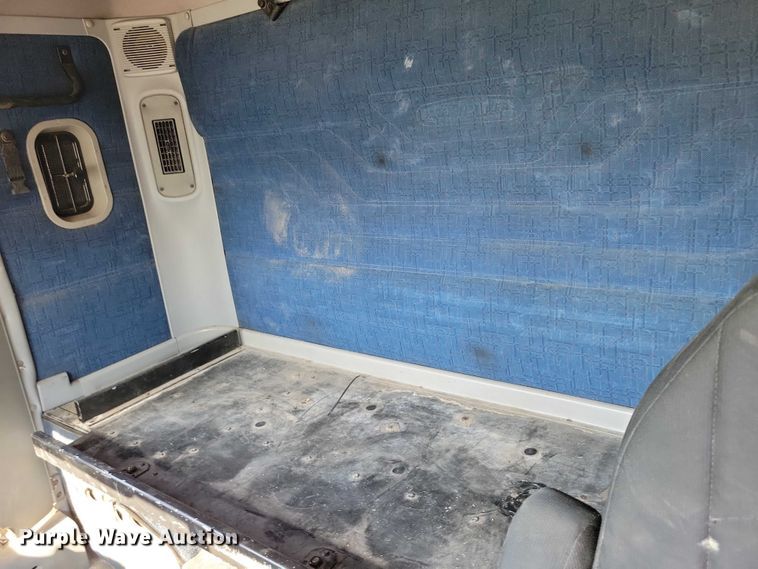 image for item DX7421 2007 Freightliner Argosy flatbed truck