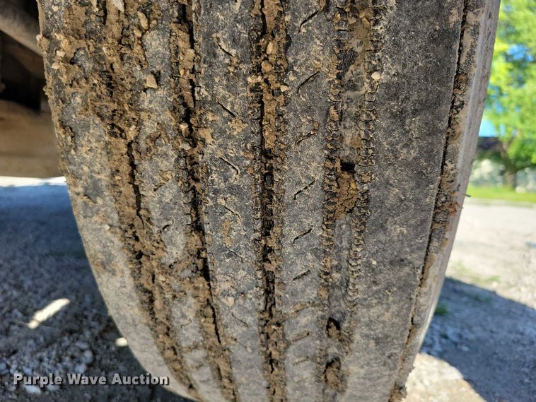 image for item DX7421 2007 Freightliner Argosy flatbed truck