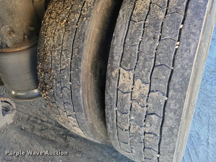 image for item DX7421 2007 Freightliner Argosy flatbed truck