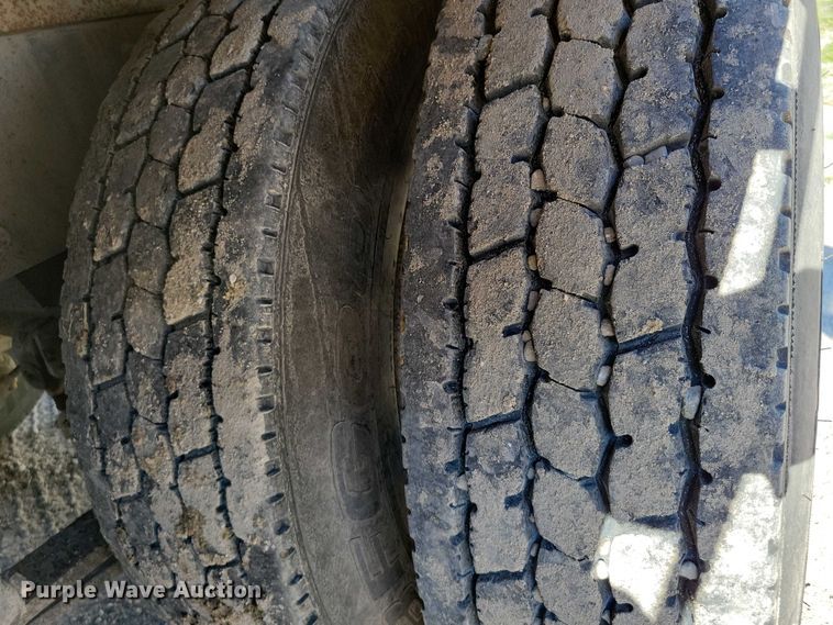 image for item DX7421 2007 Freightliner Argosy flatbed truck