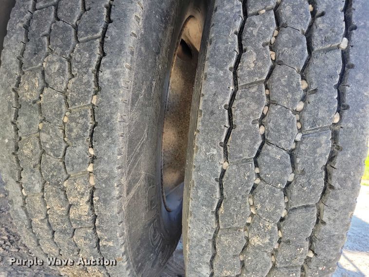 image for item DX7421 2007 Freightliner Argosy flatbed truck