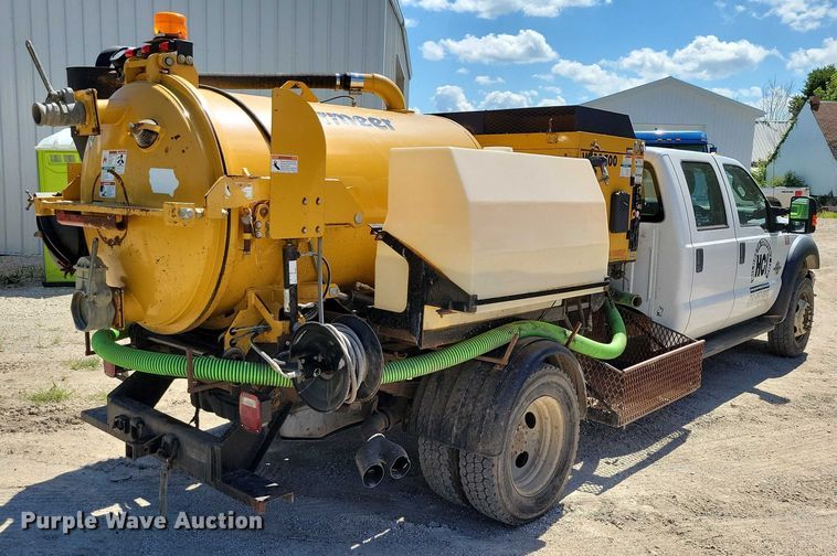 image for item DX7422 2015 Ford F550 Super Duty XL Crew Cab vacuum truck