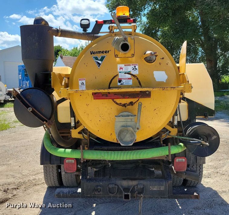 image for item DX7422 2015 Ford F550 Super Duty XL Crew Cab vacuum truck