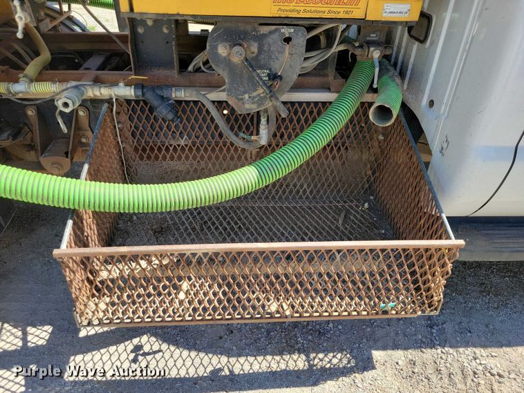 image for item DX7422 2015 Ford F550 Super Duty XL Crew Cab vacuum truck