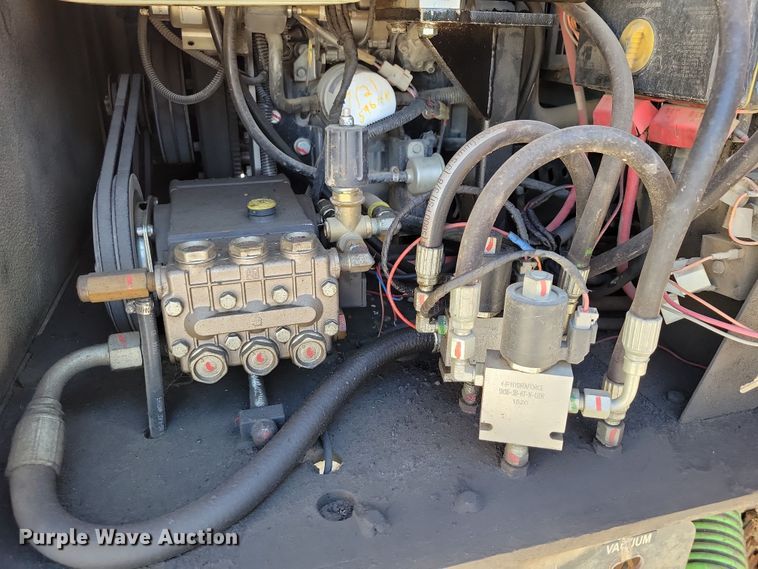 image for item DX7422 2015 Ford F550 Super Duty XL Crew Cab vacuum truck