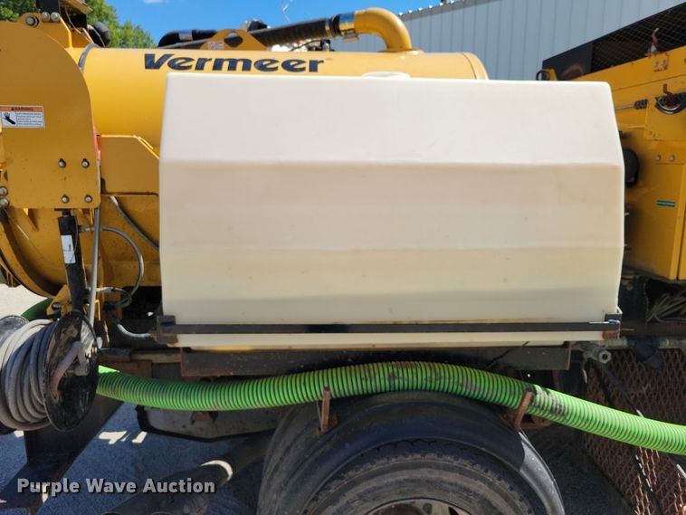 image for item DX7422 2015 Ford F550 Super Duty XL Crew Cab vacuum truck