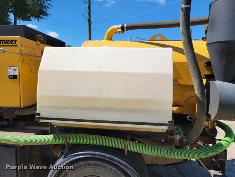 image for item DX7422 2015 Ford F550 Super Duty XL Crew Cab vacuum truck