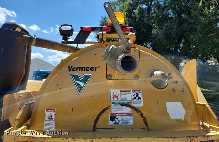 image for item DX7422 2015 Ford F550 Super Duty XL Crew Cab vacuum truck