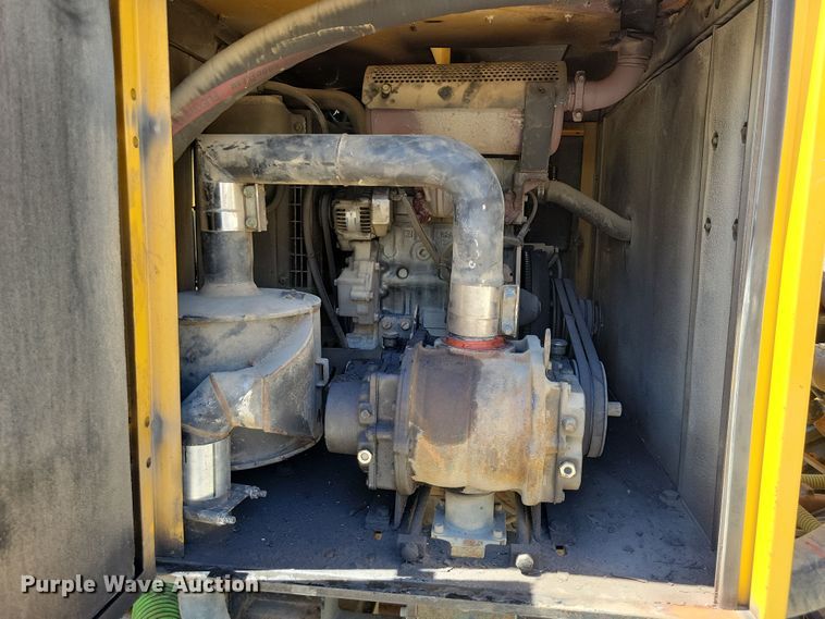 image for item DX7422 2015 Ford F550 Super Duty XL Crew Cab vacuum truck