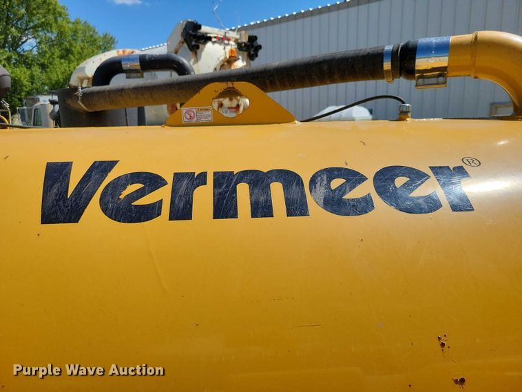 image for item DX7422 2015 Ford F550 Super Duty XL Crew Cab vacuum truck