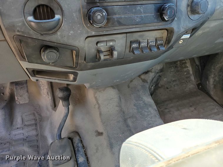 image for item DX7422 2015 Ford F550 Super Duty XL Crew Cab vacuum truck