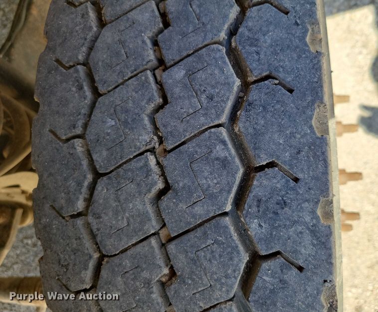 image for item DX7422 2015 Ford F550 Super Duty XL Crew Cab vacuum truck