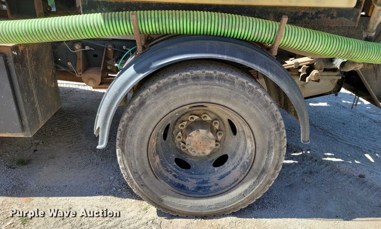 image for item DX7422 2015 Ford F550 Super Duty XL Crew Cab vacuum truck