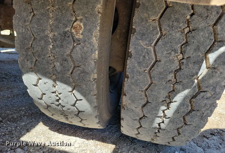 image for item DX7422 2015 Ford F550 Super Duty XL Crew Cab vacuum truck