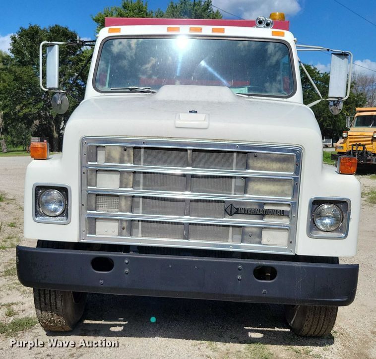 image for item DX7424 1989 International S2100 dump truck