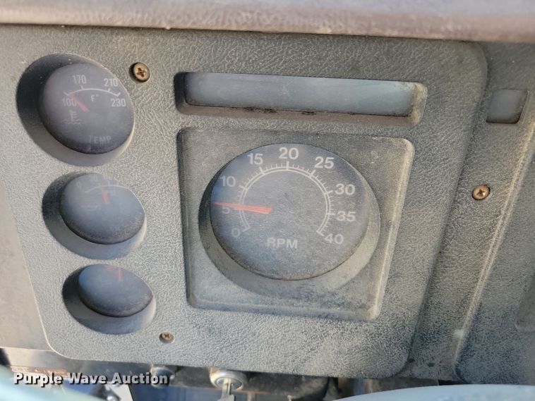 image for item DX7424 1989 International S2100 dump truck